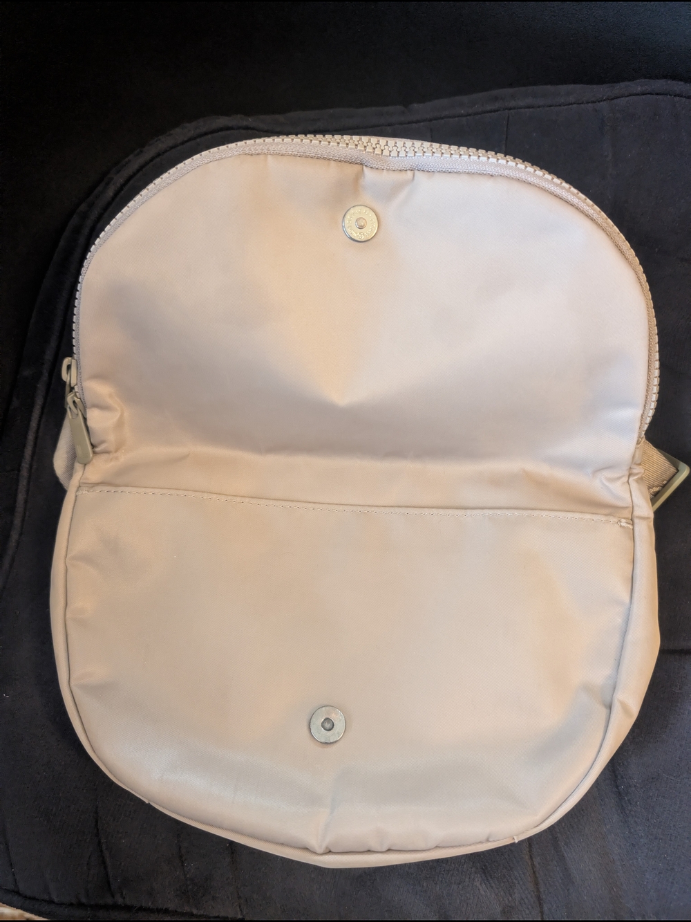 Lole Unisex Sling Crossbody Nylon Beige Bag - Picture 4 of 6